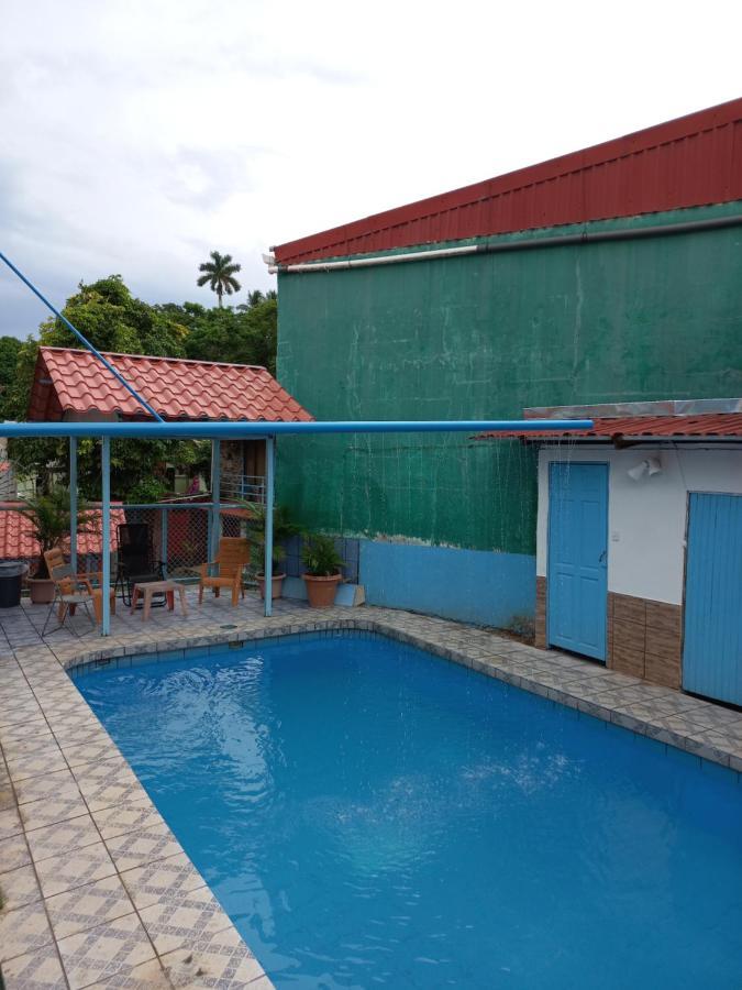 Hotel La Uvita Puerto Limon Eksteriør bilde