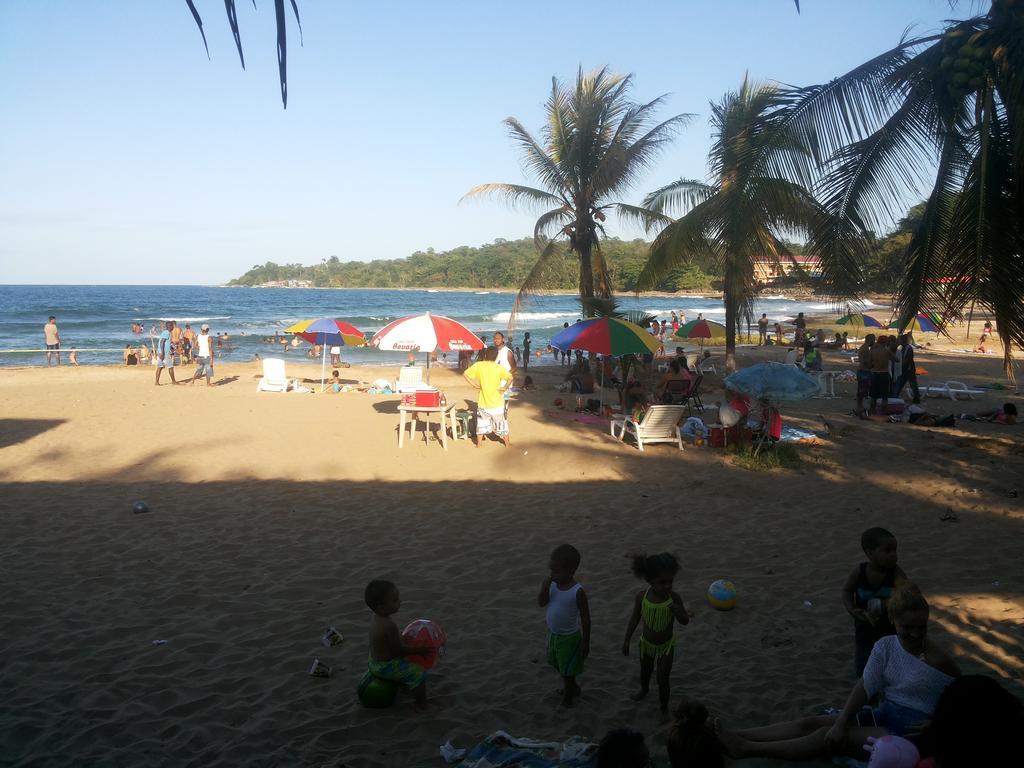 Hotel La Uvita Puerto Limon Eksteriør bilde