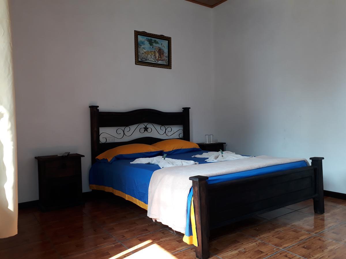 Hotel La Uvita Puerto Limon Eksteriør bilde