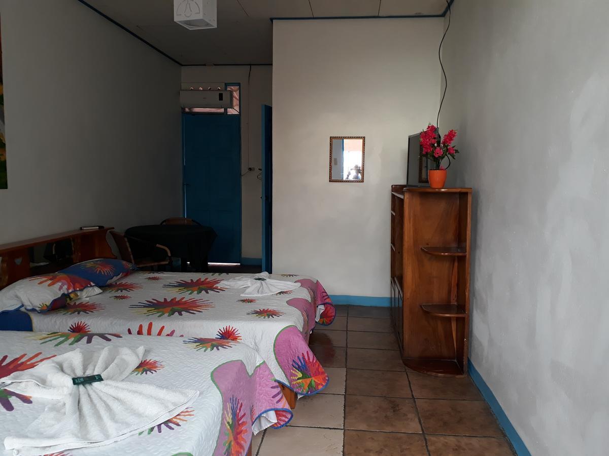 Hotel La Uvita Puerto Limon Eksteriør bilde
