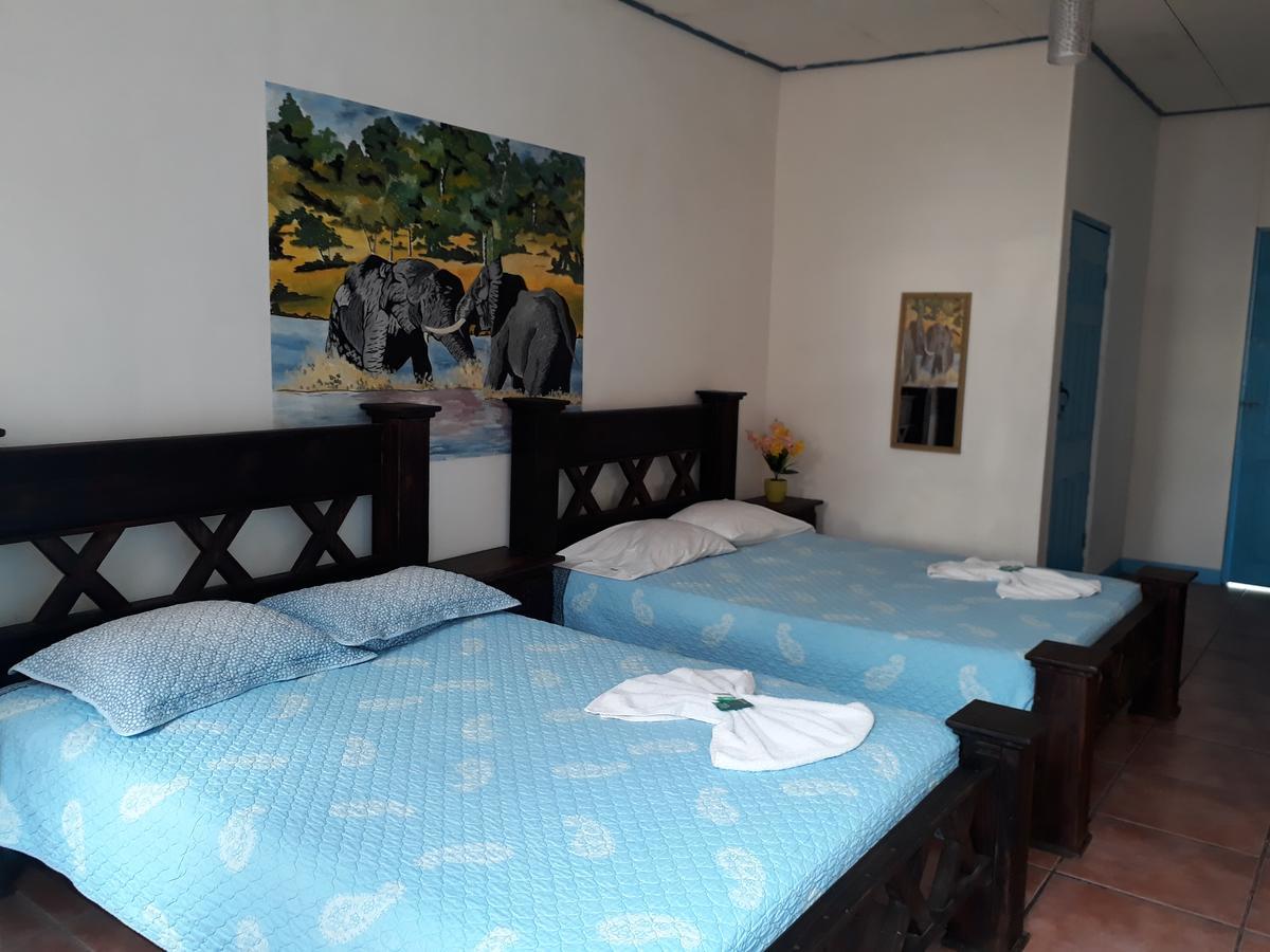 Hotel La Uvita Puerto Limon Eksteriør bilde