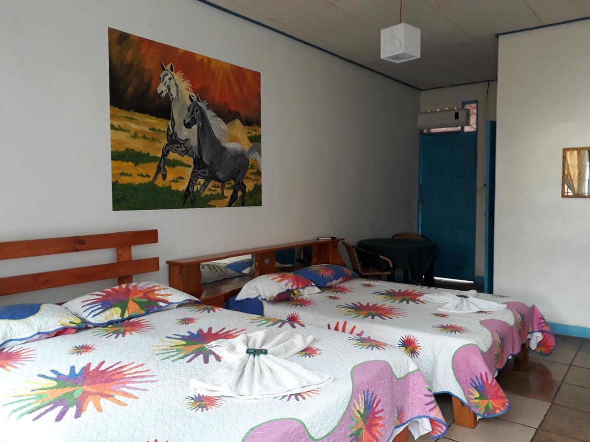Hotel La Uvita Puerto Limon Eksteriør bilde