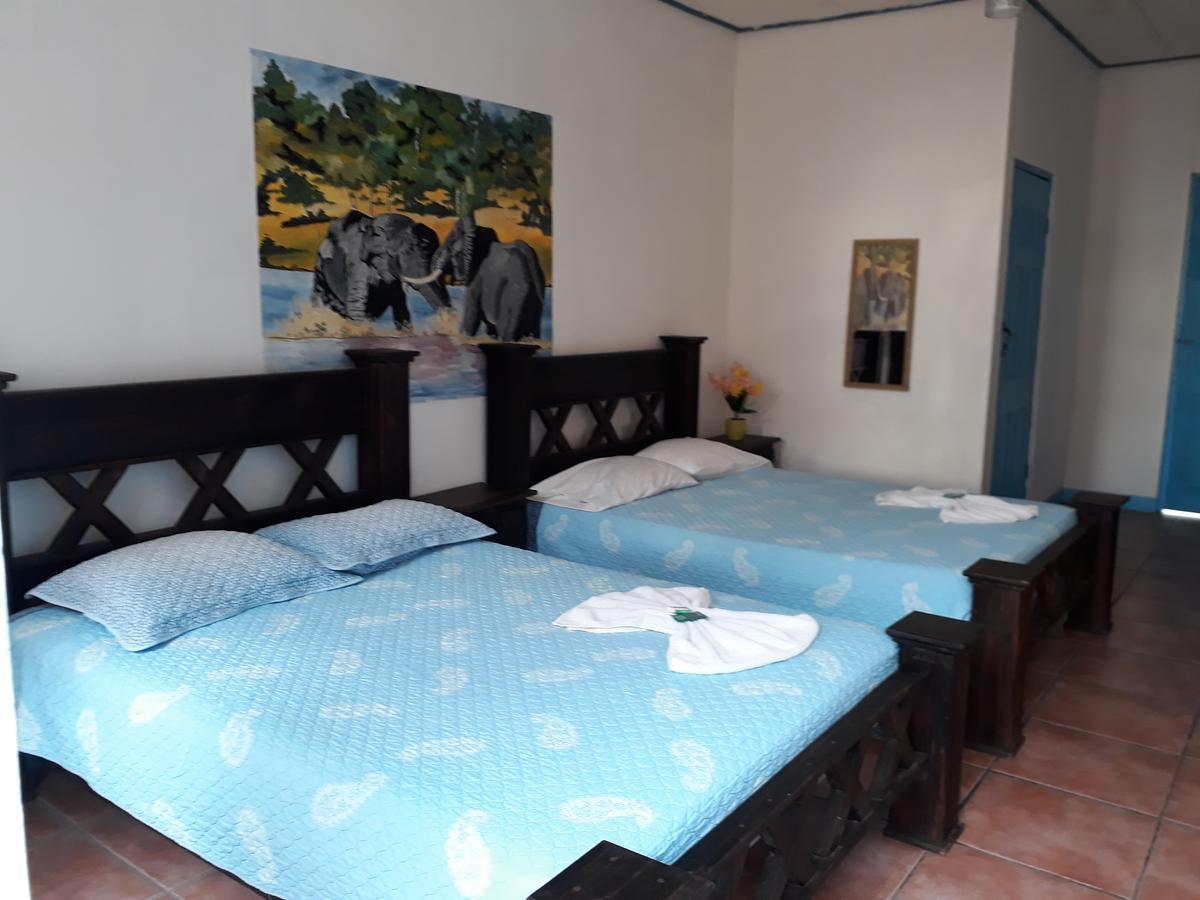 Hotel La Uvita Puerto Limon Eksteriør bilde