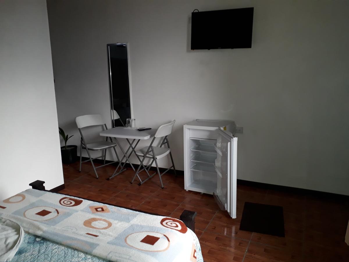 Hotel La Uvita Puerto Limon Eksteriør bilde